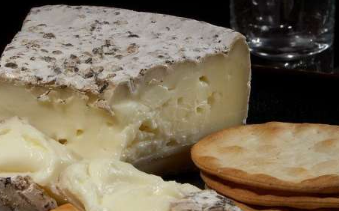 新的发现可以改善奶酪的生产和安全带来新的奶酪