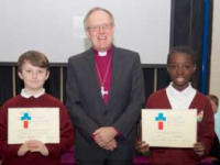 MabLanePrimarySchool,Liverpool在获得1级和2级的教会和学校奖后正在庆