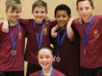 来自诺斯利和利物浦的16所小学参加了由埃弗顿社区倡议组织的篮球锦标赛