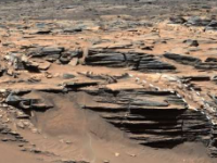 好奇号火星车在盖尔陨石坑发现富含水的裂缝晕