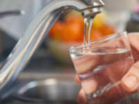 研究表明保持水分可以帮助你活得更久