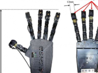 使用触觉传感器实现触摸增强机器人抓取的框架