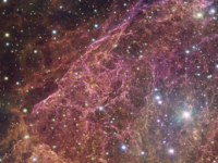 OmegaCAM在船帆座超新星遗迹中发现巨大的细丝