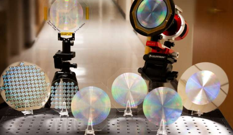 大型全玻璃超透镜成像太阳月亮和星云