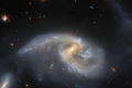 哈勃望远镜观察一对紧密相互作用的星系